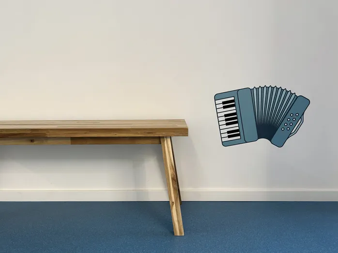 Illustration eines Akkordeons in einem Raum der Musikita